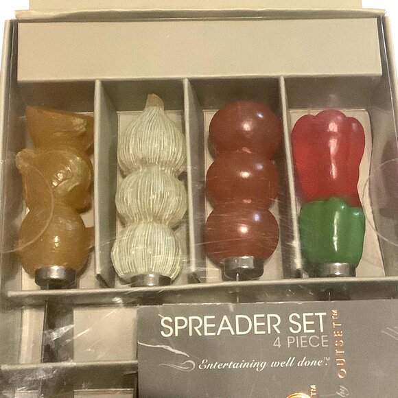 Outset 4-Piece Food-Themed Spreader Set Entertaining Onion Tomato Pepper Garlic - Picture 2 of 5